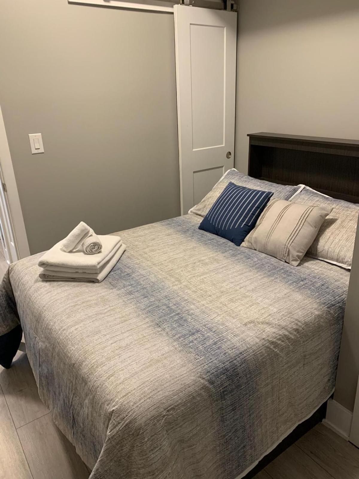 Niagara Getaway Across Fallsview Bagian luar foto